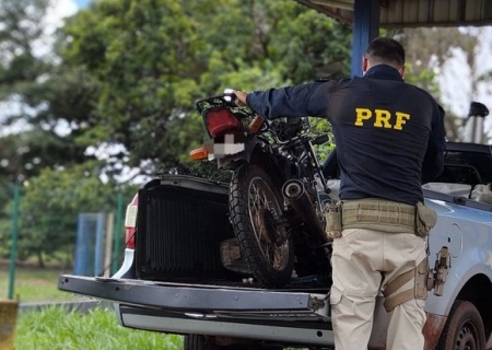 PRF recupera dois veículos e apreende drogas em Sidrolândia