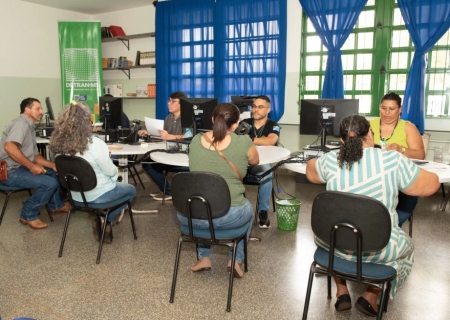 Moradores de Nova Casa Verde celebram ação que ajudou a por documentos em dia sem sair do distrito