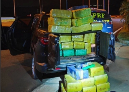 Adolescente é apreendido após colidir veículo carregado com maconha em Eldorado