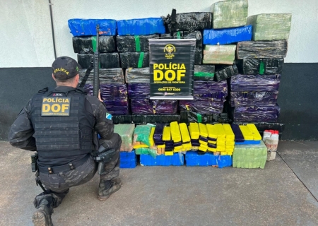 Traficante abandona veículo roubado com mais de 900 kg de drogas em Tacuru