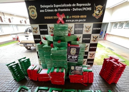 Dois são presos pela Defron com mais de 1,7 tonelada de maconha em Indápolis