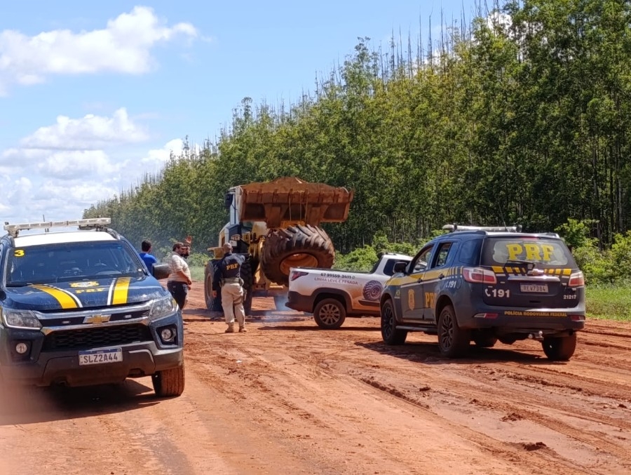 Após perseguição, PRF apreende cerca de 400 kg de maconha entre Angélica e Nova Andradina