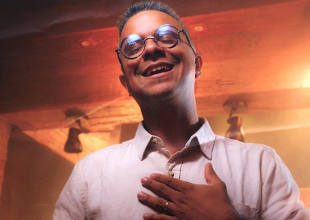 A nova aposta do gospel em MS, Jariston Lima traz mensagem de fé e reflexão em novo single 'Acalma aí'