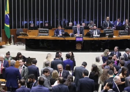 Câmara rejeita mudanças do Senado e aprova reforma tributária