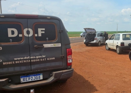 DOF apreende três veículos carregados com cigarros contrabandeados do Paraguai
