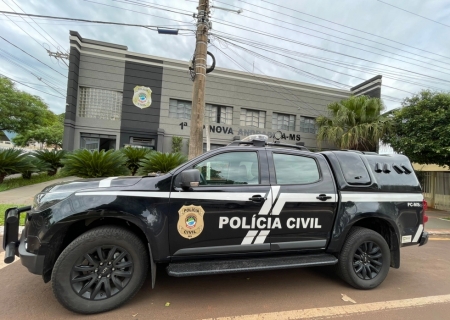 Idoso tem pertences furtados de dentro de seu carro no centro de Nova Andradina