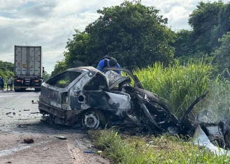 Motorista morre carbonizado após colisão com carreta na MS-276 em Batayporã