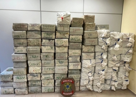 PF apreende caminhão com cerca de duas toneladas de maconha na MS-295