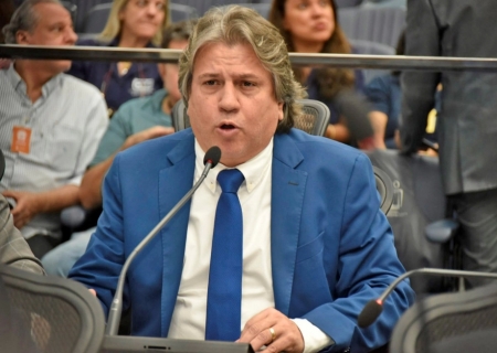 No primeiro ano como deputado, Caravina se destaca pela atuação e produtividade legislativa