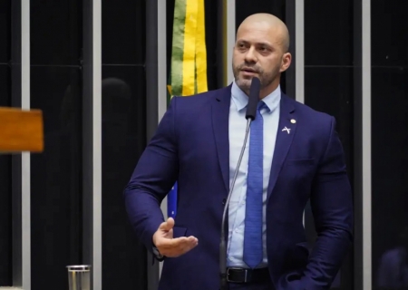 Moraes concede liberdade condicional a Daniel Silveira