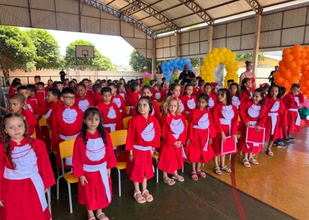 Escola Municipal Luís Cláudio Josué realiza formatura dos alunos do Pré e do 5º ano