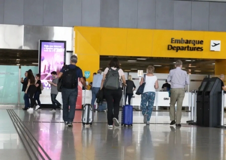 Vinte mil aposentados já compraram passagens pelo Programa Voa Brasil