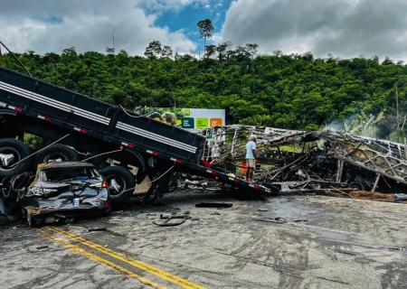 Acidente em rodovia deixa 38 mortos em Minas Gerais