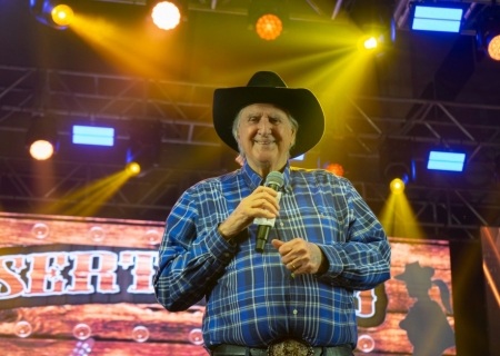 Homem diz ser filho de Sérgio Reis, e cantor aceita fazer exame de DNA