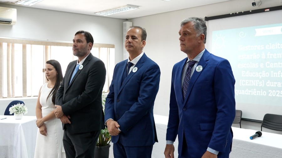 Diretores escolares da Rede Municipal de Ensino de Nova Andradina são empossados