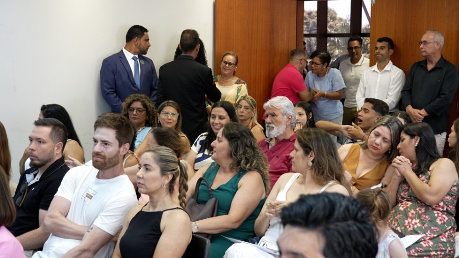 Diretores escolares da Rede Municipal de Ensino de Nova Andradina são empossados