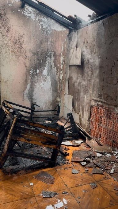 Princípio de incêndio em residência mobiliza Corpo de Bombeiros Militar em Nova Andradina