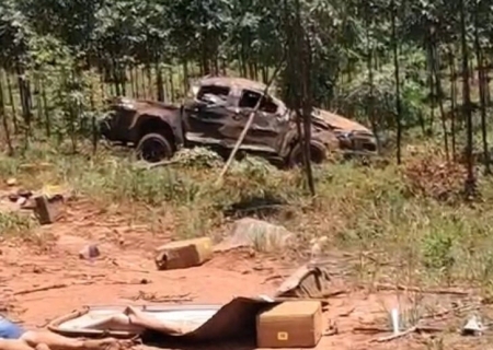 Jovem fica em estado grave após capotar caminhonete carregada com drogas em MS