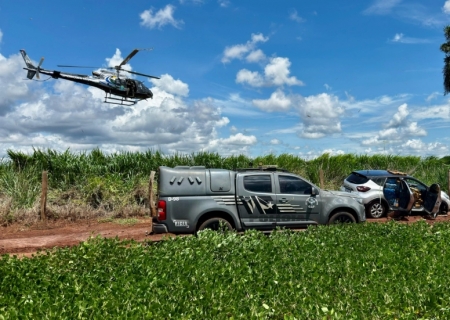 Carro roubado e carregado com mais de 1,1 tonelada de maconha é apreendido em Maracaju