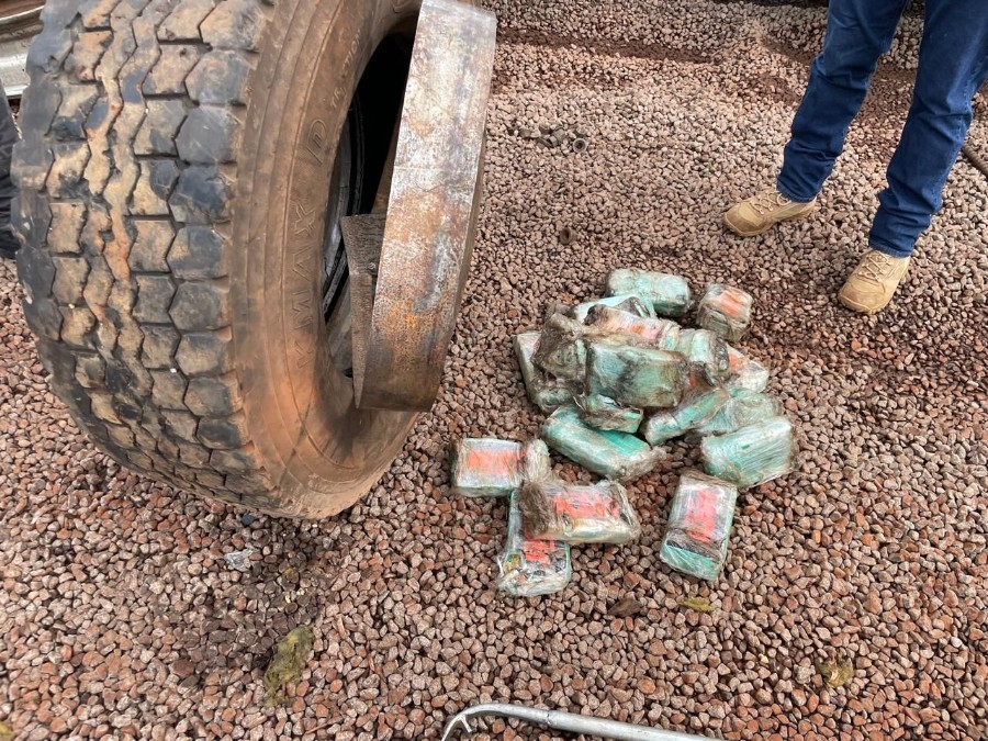 Polícia prende 'família do tráfico' e apreende fuzis e drogas em Ponta Porã