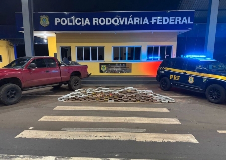 Dupla é presa pela PRF traficando 115 kg de maconha em Paranaíba