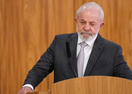 Governo Lula tem pior avaliação em três mandatos, com 44% de reprovação, aponta CNT