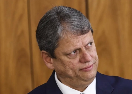 Moraes arquiva pedido para incluir Tarcísio em inquérito do golpe