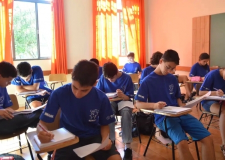 Mitos e verdades sobre aprender um novo idioma: o que realmente funciona?