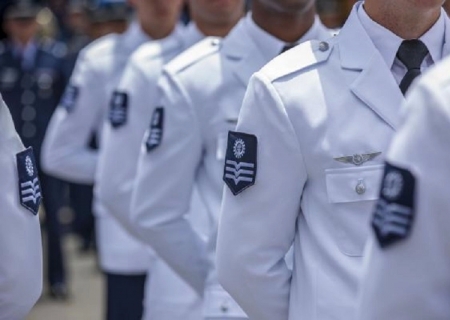 Aeronáutica abre concurso com salários de até R$ 8,2 mil