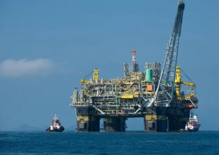 Produção de petróleo e gás se mantém próximo a recorde de 2023