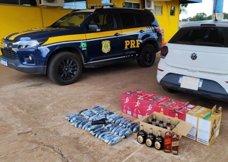 Dupla é presa pela PRF com haxixe e uísque ilegal em Água Clara