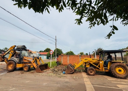 Em Batayporã, Prefeitura faz força-tarefa para recolher detritos deixados pelas chuvas