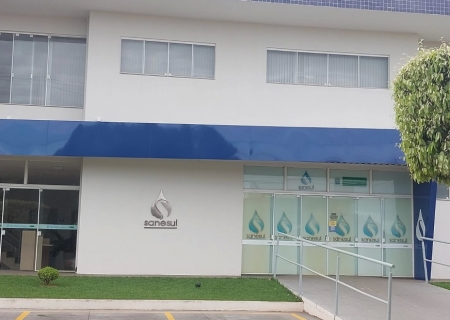 Vereador solicita esclarecimentos sobre a indisponibilidade do caminhão limpa-fossa da Sanesul à população