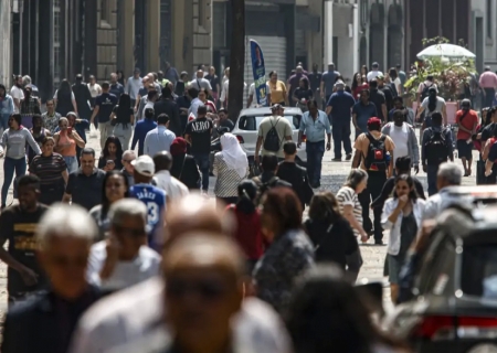 Desemprego e a informalidade de pretos e pardos estão acima da média