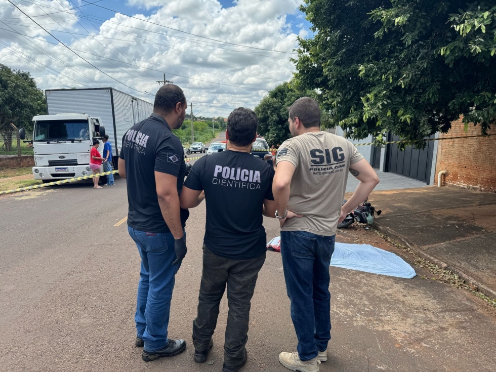 Ciclista morre atropelada por caminhão no bairro Horto Florestal