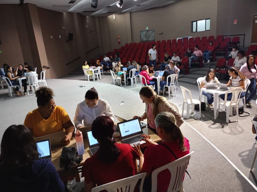 Formação capacita professores da Rede Municipal sobre novas tecnologias educacionais