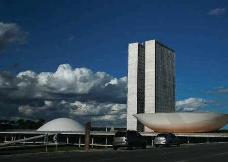 Congresso antecipa votação do orçamento 2025 para esta quinta-feira