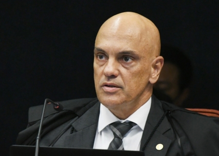 Moraes encaminha à PGR defesas de Bolsonaro em investigação sobre tentativa de golpe