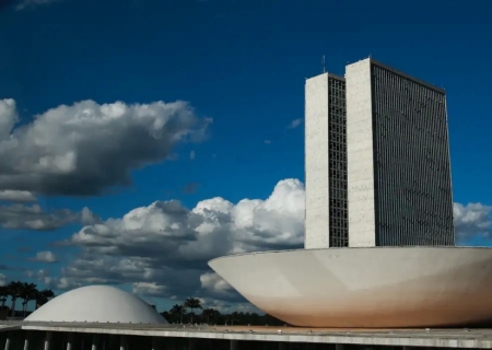 Votação do orçamento de 2025 em Comissão é adiada para sexta-feira