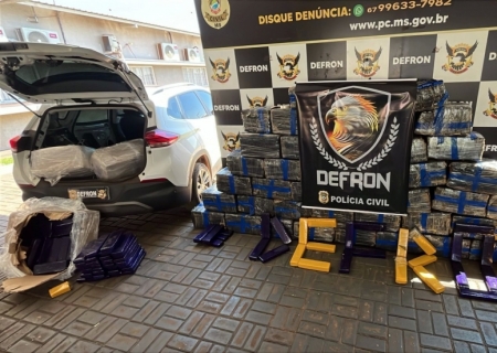 Em Dourados, agentes da Defron apreenderam mais de 1 ton de maconha e recuperaram um veículo furtado no Estado de SP
