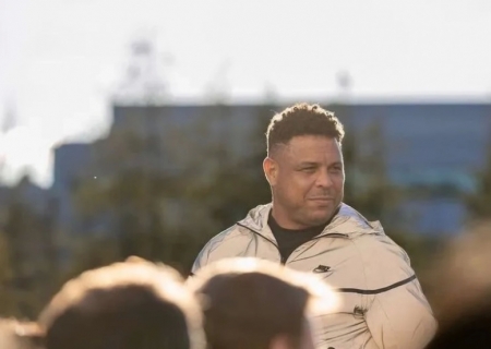 Ronaldo diz que quer comprar o Corinthians: Arrumo dinheiro