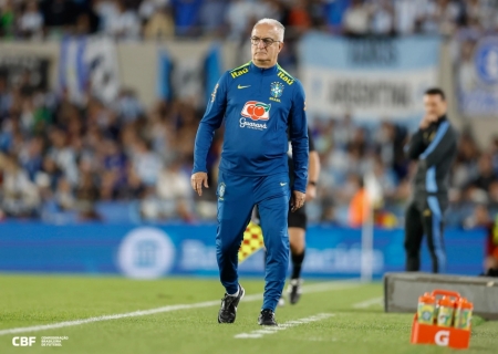 Dorival Júnior é demitido da Seleção Brasileira após vexame na Argentina