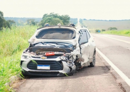 Colisão frontal entre dois veículos é registrada na BR-267 entre Bataguassu e Nova Casa Verde