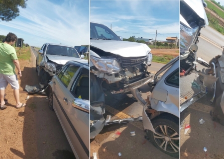 Caminhonete colide na traseira de Gol na MS-276 em Batayporã