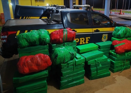 Traficante abadona Hilux com 1,2 tonelada de drogas ao fugir da PRF em Eldorado
