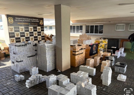 Defron apreende carga de celulares avaliada em mais de R$ 10 milhões em caminhão frigorífico em Dourados