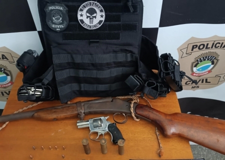 Polícia Civil apreende armas de fogo e prende suspeito após investigação sobre lesão corporal grave em Anaurilândia