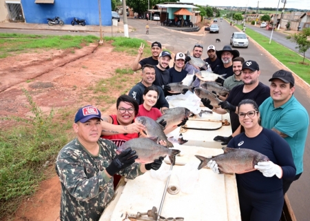Prefeito Juliano Ferro distribui 1 ton de peixes em Ivinhema e Amandina na Semana Santa
