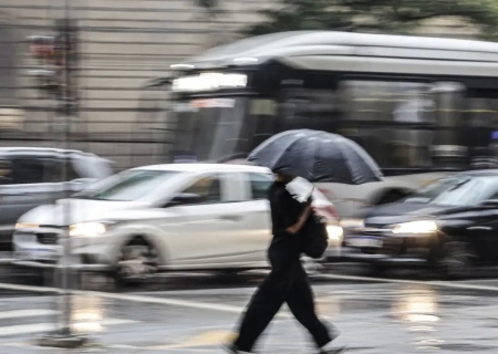 Chuva forte deixa 104 mil imóveis sem energia no estado de São Paulo