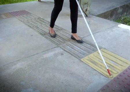 Concurso pioneiro lança edital para produção de bengalas inteligentes